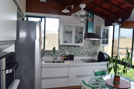 Apartamento para alugar com 120m², 2 quartos e 2 vagasCozinha