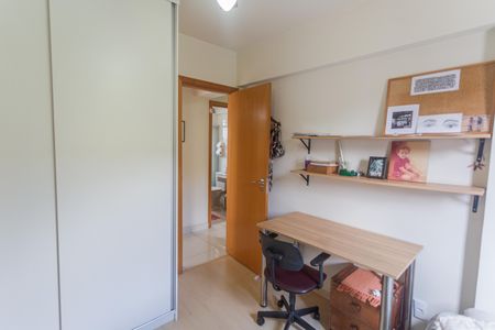 Apartamento à venda com 95m², 3 quartos e 2 vagasQuarto 2