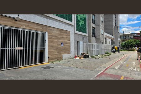 Apartamento para alugar com 33m², 2 quartos e sem vagaPlaca instalada na fachada do condomínio - Código da placa: JHAR-478