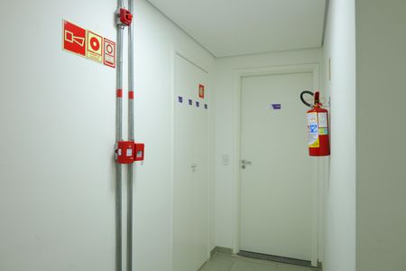 Apartamento para alugar com 33m², 2 quartos e sem vagaÁrea comum - Saguão do andar