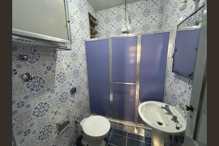 Apartamento para alugar com 66m², 2 quartos e sem vagaBanheiro