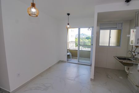 Apartamento para alugar com 37m², 2 quartos e 1 vagaSala