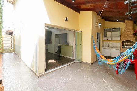 Casa de condomínio à venda com 143m², 3 quartos e 2 vagas Casa de condomínio à venda com 143m², 3 quartos e 2 vagasÁrea gourmet