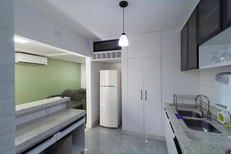 Casa de condomínio à venda com 143m², 3 quartos e 2 vagas Casa de condomínio à venda com 143m², 3 quartos e 2 vagasCozinha e Área de Serviço