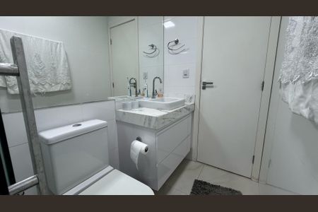 Apartamento à venda com 98m², 3 quartos e 2 vagas Apartamento à venda com 98m², 3 quartos e 2 vagasBanheiro 2