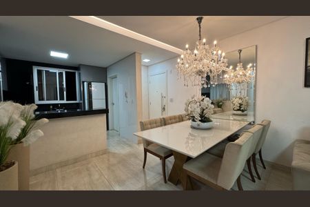 Apartamento à venda com 98m², 3 quartos e 2 vagas Apartamento à venda com 98m², 3 quartos e 2 vagasSala