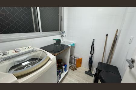 Apartamento à venda com 98m², 3 quartos e 2 vagas Apartamento à venda com 98m², 3 quartos e 2 vagasÁrea de Serviço