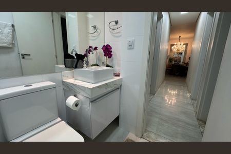 Apartamento à venda com 98m², 3 quartos e 2 vagas Apartamento à venda com 98m², 3 quartos e 2 vagasBanheiro