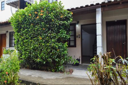 Casa de condomínio à venda com 75m², 2 quartos e 1 vagaFachada da Casa