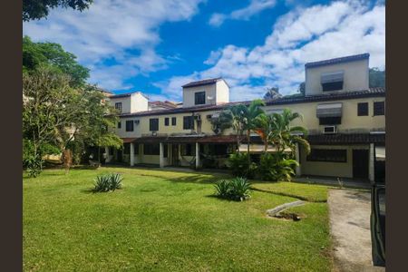 Casa de condomínio à venda com 75m², 2 quartos e 1 vagaFachada