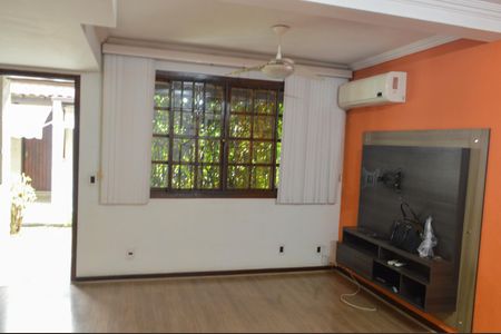 Casa de condomínio à venda com 75m², 2 quartos e 1 vagaSala