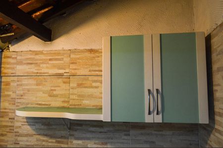 Casa de condomínio à venda com 75m², 2 quartos e 1 vagaÁrea de Serviço