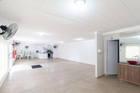 Apartamento à venda com 44m², 2 quartos e 1 vaga Apartamento à venda com 44m², 2 quartos e 1 vagaÁrea comum - Salão de festas