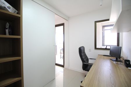 Apartamento à venda com 131m², 4 quartos e 2 vagasQuarto de Serviço