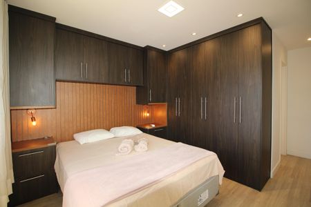 Apartamento à venda com 131m², 4 quartos e 2 vagasSuíte 3