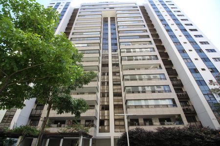 Apartamento à venda com 131m², 4 quartos e 2 vagasFachada