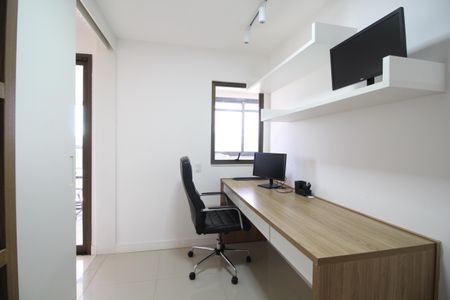 Apartamento à venda com 131m², 4 quartos e 2 vagasQuarto de Serviço