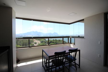 Apartamento à venda com 131m², 4 quartos e 2 vagasSala - Varanda