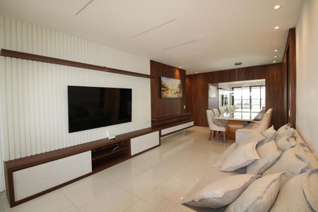 Apartamento à venda com 131m², 4 quartos e 2 vagasSala