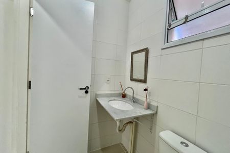 Apartamento para alugar com 67m², 2 quartos e 1 vaga Apartamento para alugar com 67m², 2 quartos e 1 vagaBanheiro Corredor