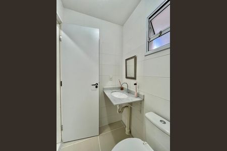 Apartamento para alugar com 67m², 2 quartos e 1 vaga Apartamento para alugar com 67m², 2 quartos e 1 vagaBanheiro Corredor