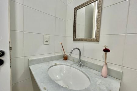 Apartamento para alugar com 67m², 2 quartos e 1 vaga Apartamento para alugar com 67m², 2 quartos e 1 vagaBanheiro Corredor