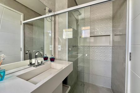 Apartamento para alugar com 67m², 2 quartos e 1 vaga Apartamento para alugar com 67m², 2 quartos e 1 vagaBanheiro da Suíte