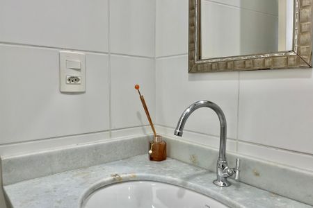 Apartamento para alugar com 67m², 2 quartos e 1 vaga Apartamento para alugar com 67m², 2 quartos e 1 vagaBanheiro Corredor