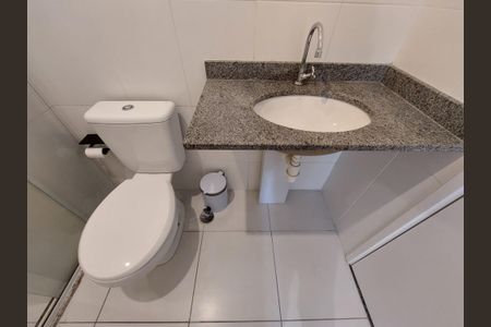 Apartamento para alugar com 34m², 2 quartos e sem vagaBanheiro