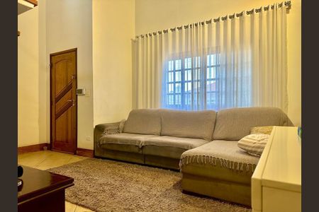 Casa à venda com 158m², 3 quartos e 2 vagasSala