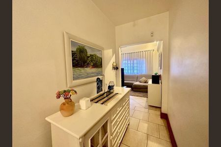 Casa à venda com 158m², 3 quartos e 2 vagasCorredor