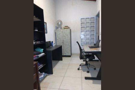 Casa à venda com 158m², 3 quartos e 2 vagasEscritório