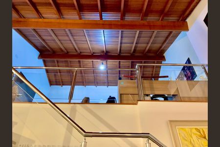 Casa à venda com 158m², 3 quartos e 2 vagasEscadas Studio