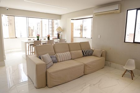 Apartamento à venda com 200m², 3 quartos e 2 vagasSala