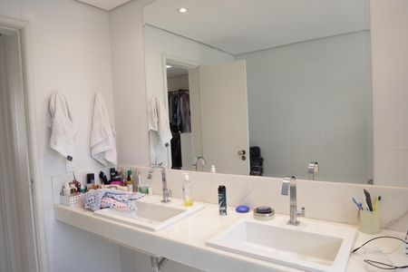 Apartamento à venda com 200m², 3 quartos e 2 vagasBanheiro