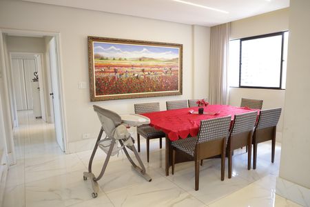 Apartamento à venda com 200m², 3 quartos e 2 vagasSala