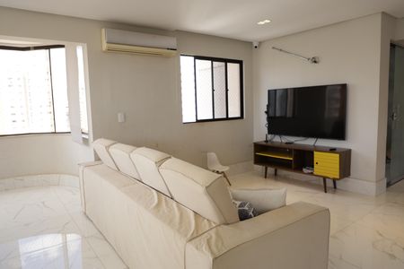 Apartamento à venda com 200m², 3 quartos e 2 vagasSala