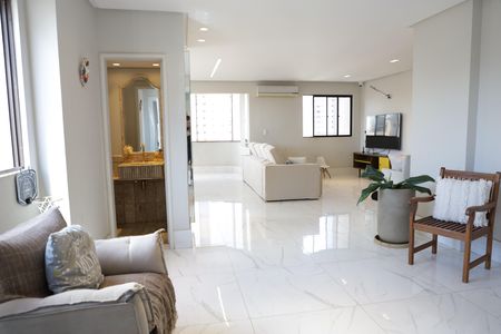 Apartamento à venda com 200m², 3 quartos e 2 vagasSala