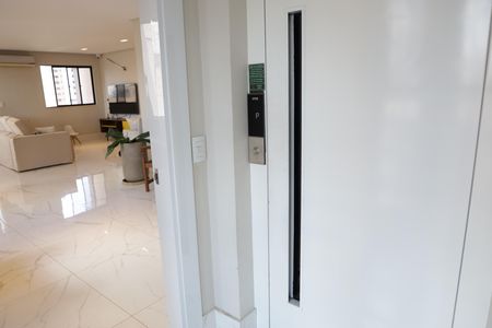 Apartamento à venda com 200m², 3 quartos e 2 vagasSala