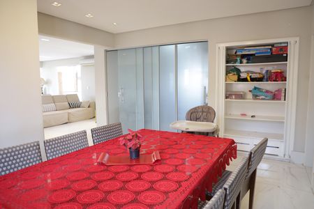 Apartamento à venda com 200m², 3 quartos e 2 vagasSala