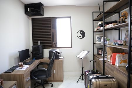 Apartamento à venda com 200m², 3 quartos e 2 vagasEscritório