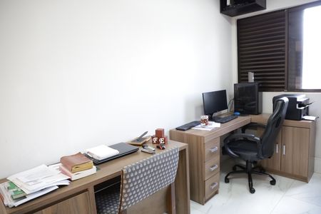 Apartamento à venda com 200m², 3 quartos e 2 vagasEscritório