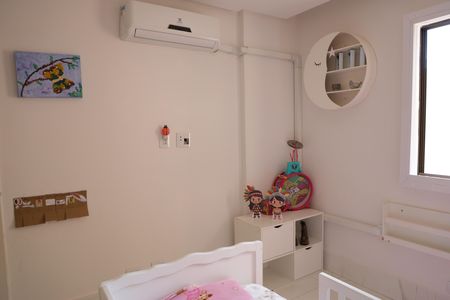 Apartamento à venda com 200m², 3 quartos e 2 vagasQuarto 2