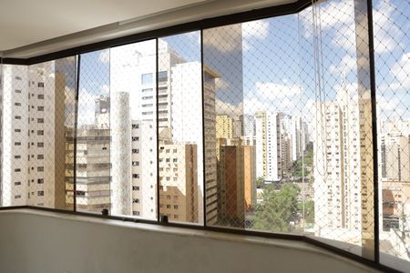 Apartamento à venda com 200m², 3 quartos e 2 vagasSala