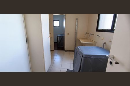 Apartamento para alugar com 228m², 4 quartos e 4 vagasÁrea de Serviço