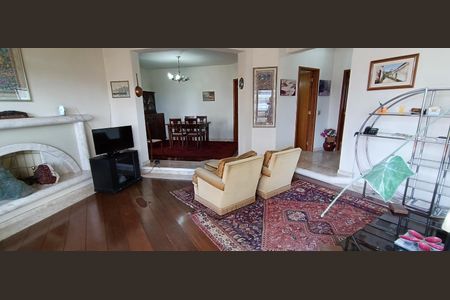 Apartamento para alugar com 228m², 4 quartos e 4 vagasSala