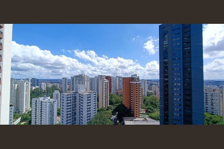 Apartamento para alugar com 228m², 4 quartos e 4 vagasVista da Suíte 1