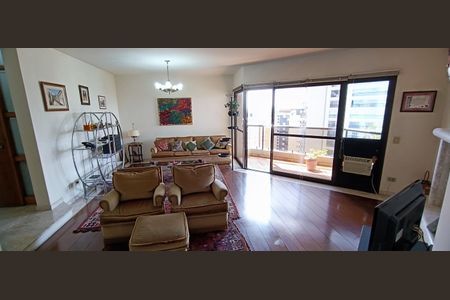 Apartamento para alugar com 228m², 4 quartos e 4 vagasSala