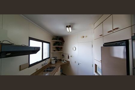 Apartamento para alugar com 228m², 4 quartos e 4 vagasCozinha