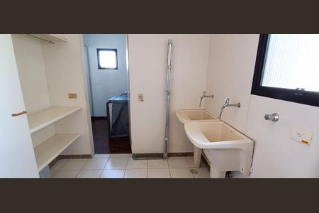 Apartamento para alugar com 228m², 4 quartos e 4 vagasÁrea de Serviço